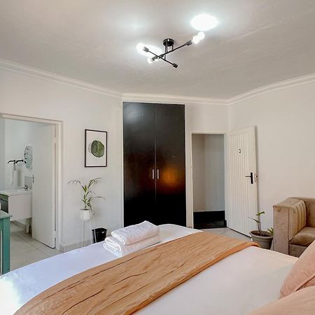 Amoris Guesthouse - In Brooklyn Pretoria-Noord Εξωτερικό φωτογραφία