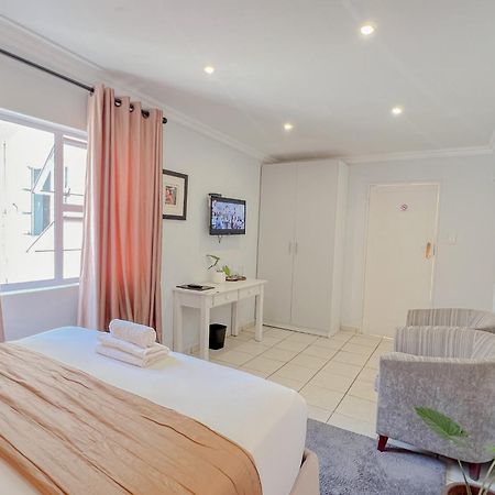Amoris Guesthouse - In Brooklyn Pretoria-Noord Εξωτερικό φωτογραφία